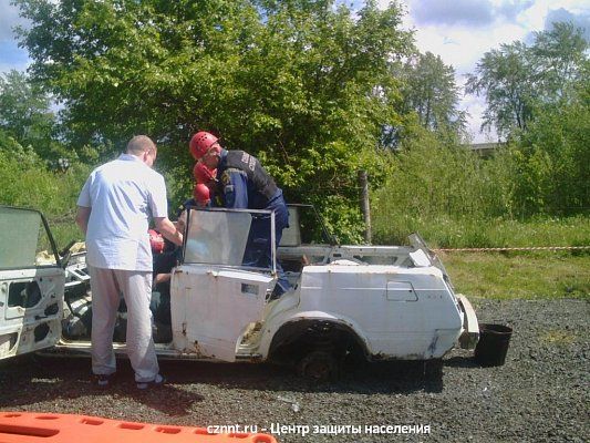 Прошли  тактико-специальные  учения  сил и средств  нижнетагильского городского звена РСЧС по отработке взаимодействий  при ДТП