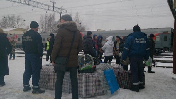 Спасатели ПСС  помогли  беженцам с  Украины   отправиться из Н.Тагила в Находку.