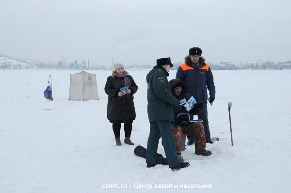 Совместный рейд  по «Безопасному льду»  провели сотрудники  экстренных служб города на Тагильском пруду.