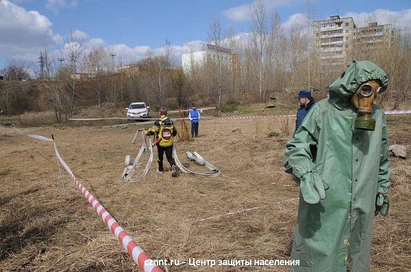 Техногенная  дистанция, этап "Надевание костюма ОЗК"