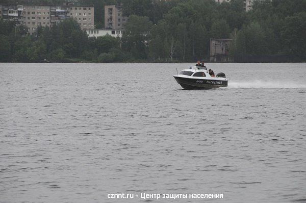 Тактико - специальное учение по спасению людей на акваториях водных объектов города