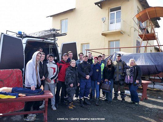 Прошли учения спасателей, водолазов и волонтеров по спасению людей на весеннем льду