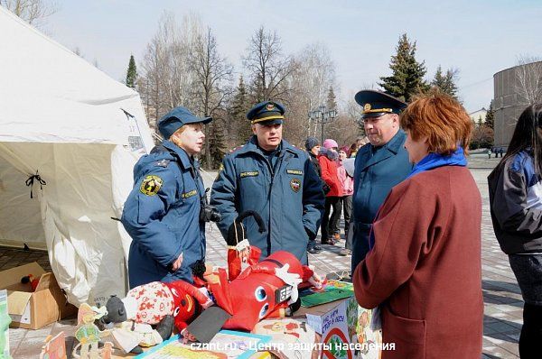 У  КДК «Современник»  прошла  Противопожарная ярмарка под девизом «Любимый город без пожаров!».