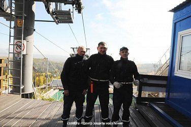 Спасатели в Аисте отрабатывали навыки спасения людей с высоты