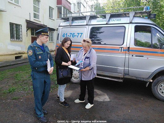 Рейд по местам проживания семей в трудной жизненной ситуации  в Дзержинском  районе