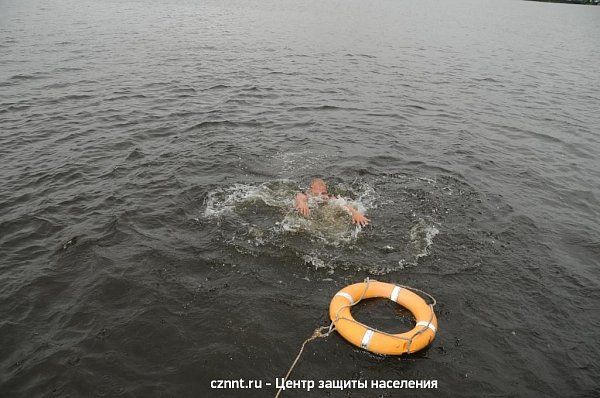 Тактико - специальное учение по спасению людей на акваториях водных объектов города