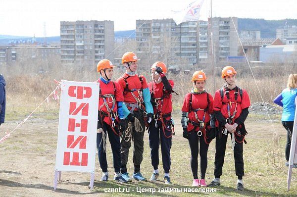 На горе Шихан  прошли городские соревнования "Юный спасатель-2017"