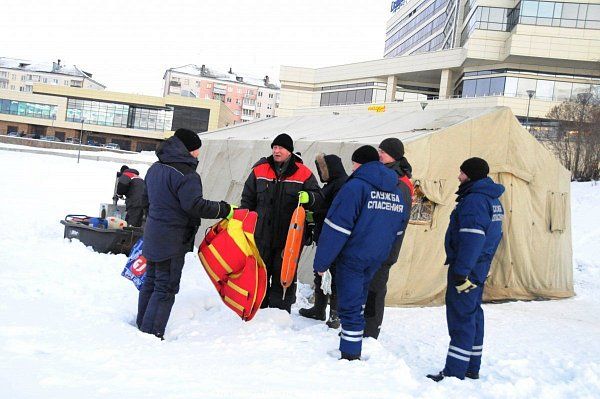 Коллектив МБУ «Центр защиты населения и территории города Нижний Тагил» благодарит за долгий многолетний труд начальника поисково-спасательной службы - Миенкова Юрия Евгеньевича