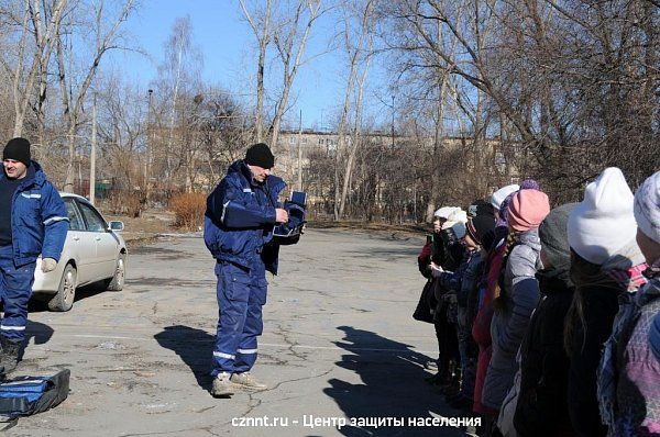 Спасатели  приехали в гости к ребятам из лагеря дневного пребывания школы № 50