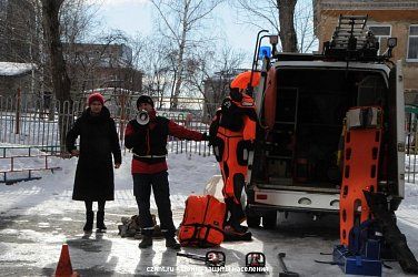 Спасатели провели открытые уроки безопасности  во Всемирный день гражданской обороны