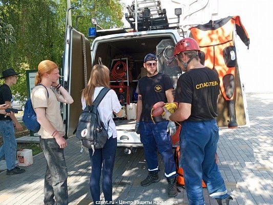 Спасатели провели мастер-класс для  подростков из отрядов мэра  