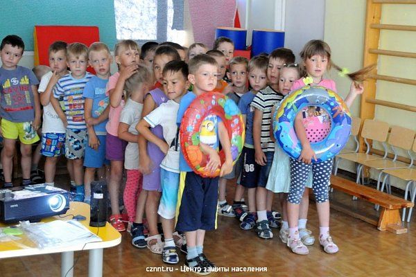 Дошколята  из «Родничка» узнали о правилах поведения на воде.