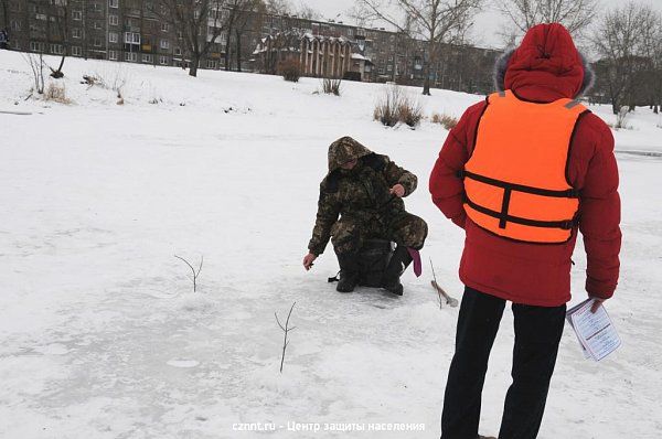 Прошел совместный рейд спасателей и СМИ по безопасному льду.