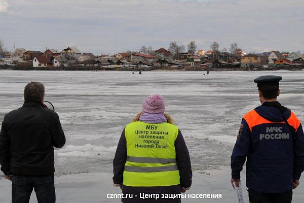 По мегафону рыбакам  было объявлено об опасности нахождения на льду Выйского пруда