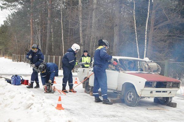 Прошли совместные учения оперативных служб города по отработке взаимодействий при ДТП (фоторепортаж)