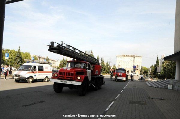 В Администрации города прошла объектовая тренировка по действиям персонала при возникновении пожара