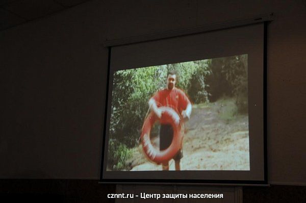 В   лагере «Уральский  огонек»  ребятам рассказали о безопасности  на водоемах летом