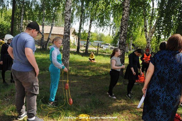 Спасатели приняли участие  в «Форуме детской безопасности» на базе школы №48 (фоторепортаж)