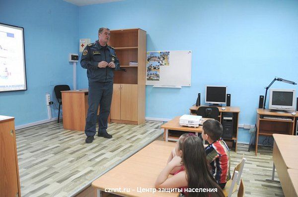 В Центре детского творчества «Выйский», специалисты  рассказали кружковцам о безопасности на водных объектах весной.