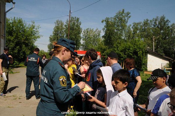 Спасатели приняли участие  в «Форуме детской безопасности» на базе школы №48 (фоторепортаж)