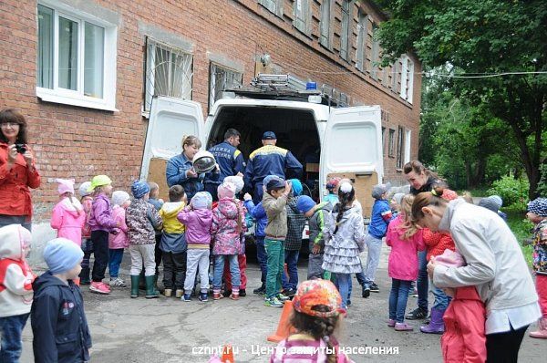 Спасатели приехали в гости к дошколятам из детсада  № 163 «Солнышко»