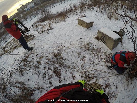 Спасатели отрабатывали навыки  спасения пострадавшего на высоте 