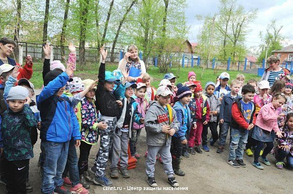 Спасатели провели мастер-класс для дошколят в рамках подготовки к Дню защиты  детей