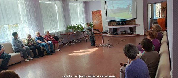 Занятия с отдыхающими Комплексного центра социального обслуживания населения Ленинского района