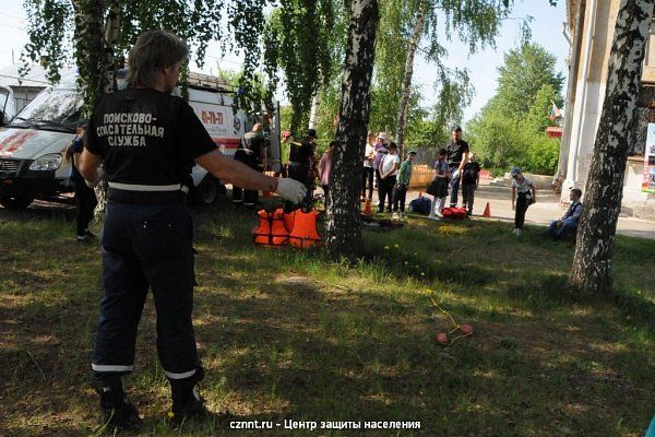 Спасатели приняли участие  в «Форуме детской безопасности» на базе школы №48 (фоторепортаж)