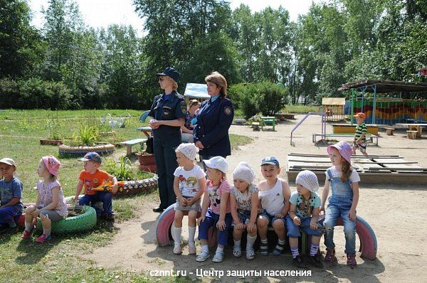 День пожарной  безопасности прошел в детском саду с.Николо-Павлоское и  ЗОЛ «Леневский» (фоторепортаж)