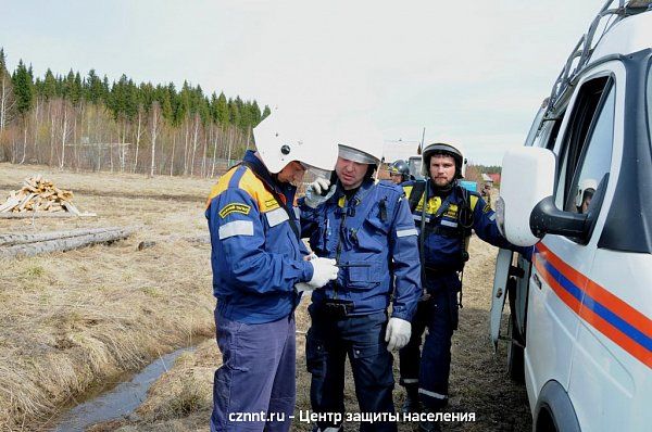 В селе Елизаветинское прошли тактико-специальные учения оперативных  служб Нижнего Тагила по отработке  совместных действий  в случае лесного пожара (фоторепортаж)