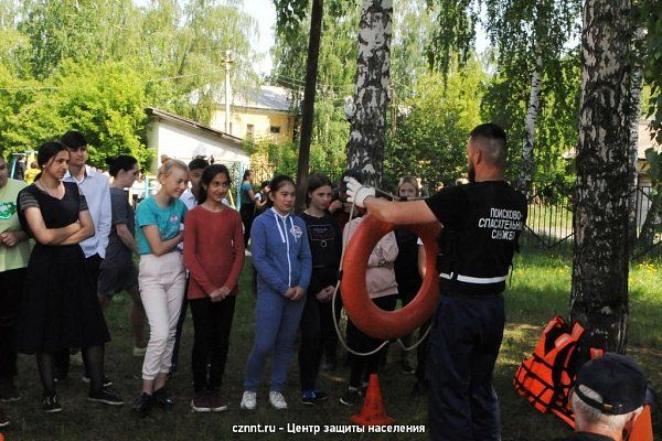 Спасатели приняли участие  в «Форуме детской безопасности» на базе школы №48 (фоторепортаж)