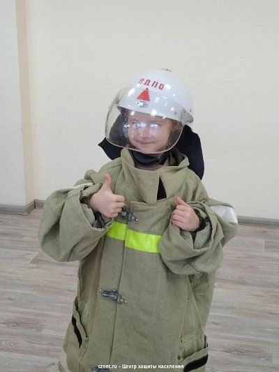 Дошколята познакомились с профессиями спасателя и пожарного
