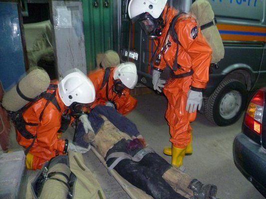 Учения 1-ой поисково-спасательной группы в костюмах "Trellchem"