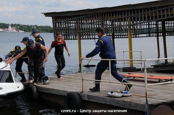 Прошли  тактико-специальные учения  по спасению людей на  водных объектах  города