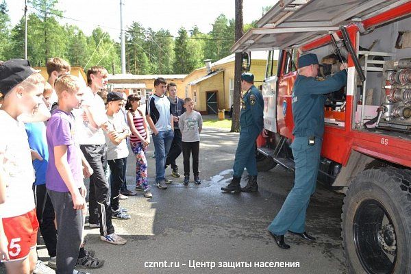 1 этап "Пожарная  безопасность" проводился силами ФГКУ 9ОФПС, показ  спецтехники