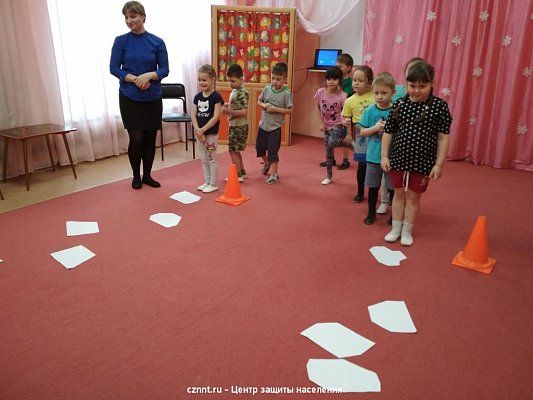 Опасные сосульки и тонкий лед. Дошколята  узнали, как обезопасить себя зимой.