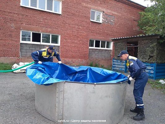 Спасатели провели учения по ликвидации аварийного разлива нефтепродуктов