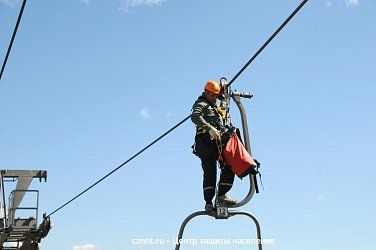 Спасатели  в "Аисте" отрабатывали навыки спасения людей с высоты