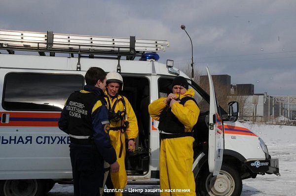 Спасатели провели  учения  по ликвидации аварийного разлива нефтепродуктов