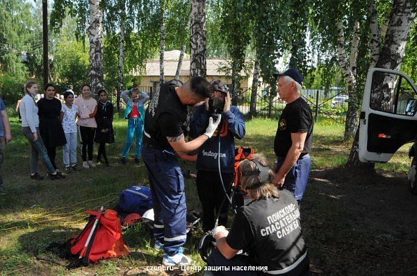 Спасатели приняли участие  в «Форуме детской безопасности» на базе школы №48 (фоторепортаж)