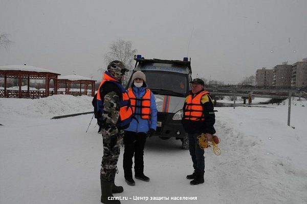 Спасатели провели рейд по безопасности на  водоемах города (фоторепортаж)