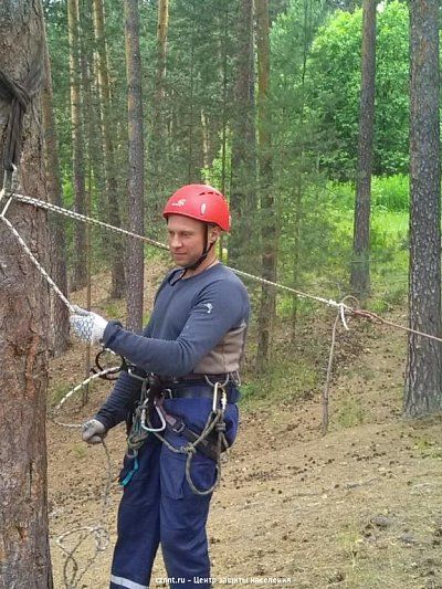 Спасатели  и волонтеры  отрабатывают практические навыки на  учебно-тренировочных  сборах в  природной  среде