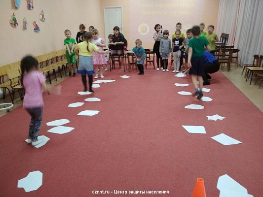 Опасные сосульки и тонкий лед. Дошколята  узнали, как обезопасить себя зимой.