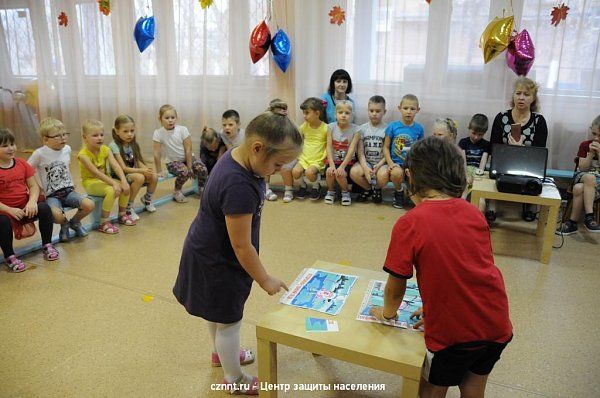 Специалисты рассказали дошколятам о безопасности на тонком льду