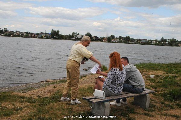 Специалисты оперативных служб провели совместный рейд по Выйскому пруду и парку Народный