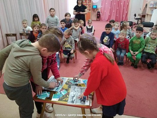 Опасные сосульки и тонкий лед. Дошколята  узнали, как обезопасить себя зимой.