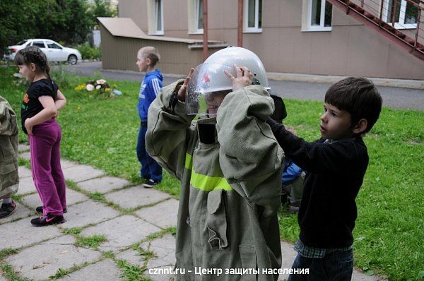 Дети из «Островка надежды»  пробовали себя  в роли пожарных