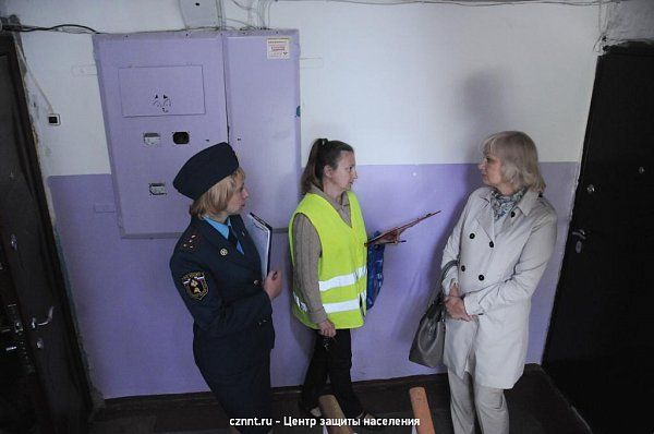 Совместный рейд по установке пожарных извещателей в многодетных семьях, прошел в  Ленинском районе