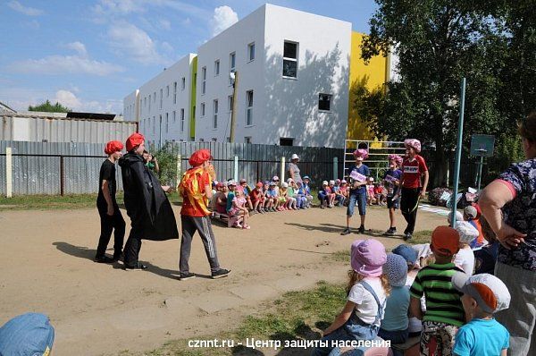 День пожарной  безопасности прошел в детском саду с.Николо-Павлоское и  ЗОЛ «Леневский» (фоторепортаж)